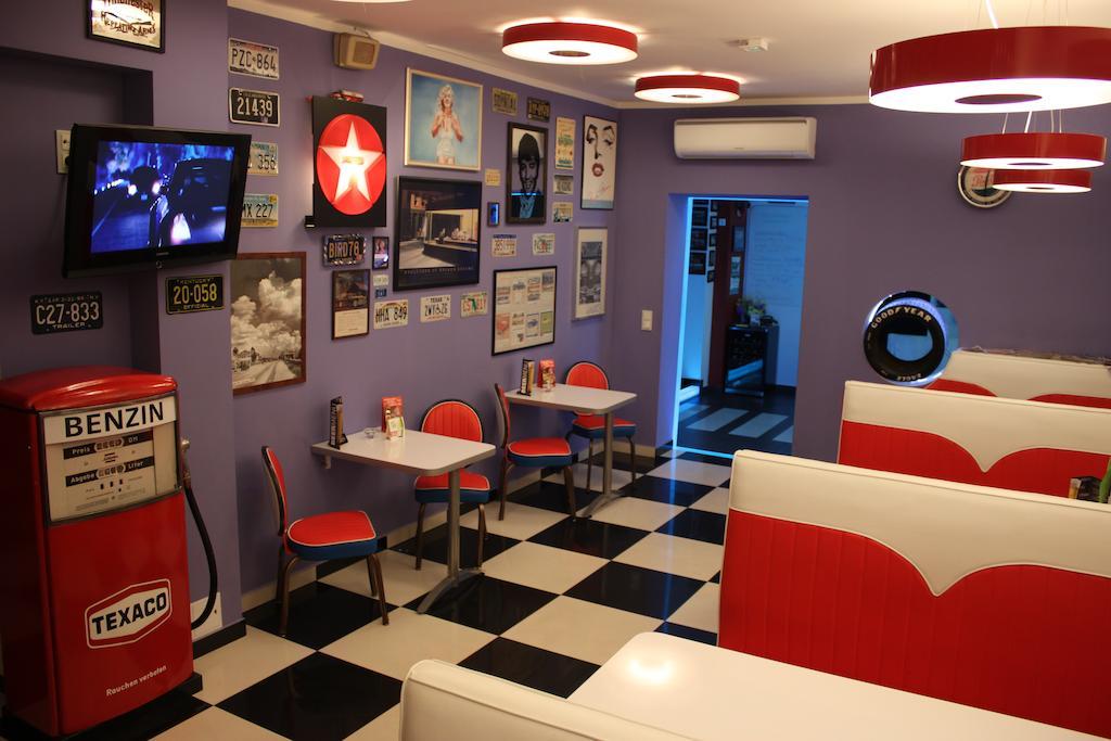 Garagehotel Włocławek Esterno foto